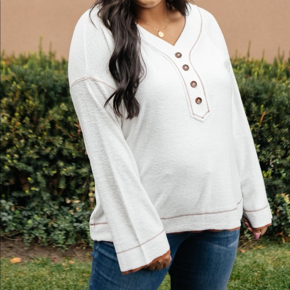 Fine Line Details Top - Picture 4 of 15